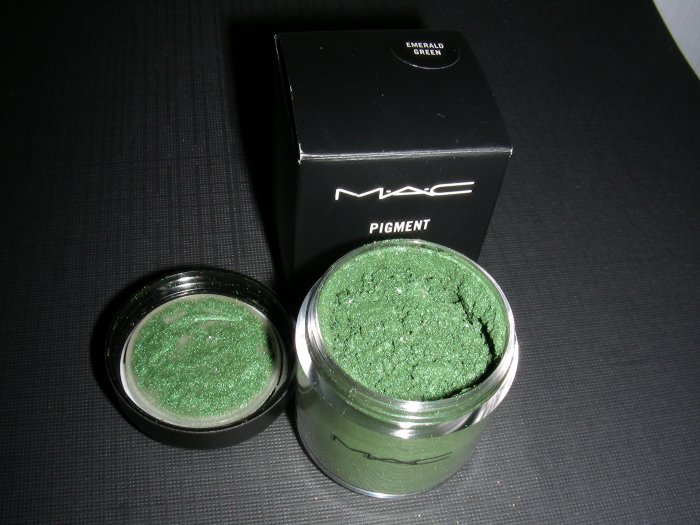 MAC EMERALD GREEN PRO - PIGMENT SAMPLE