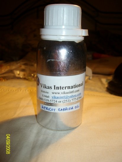 Apricot carrier oil - 100 ml in aluminum bottle.