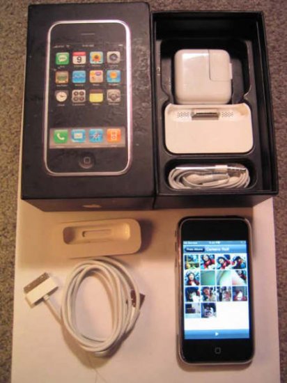Apple Iphone 8GB with accessories