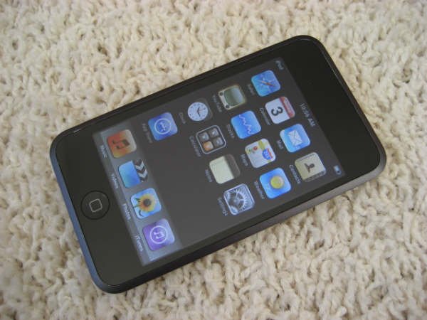 Apple Ipod Touch 1st Gen 16GB MP3 Wifi Safari Video Player