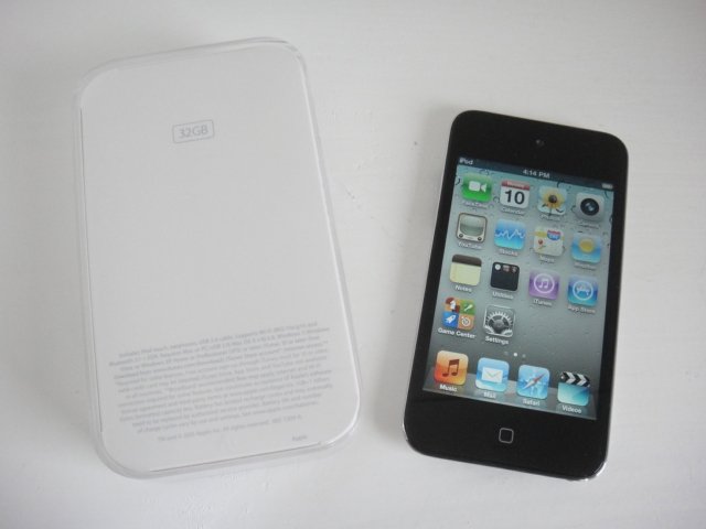 Apple Ipod Touch 4th Gen 32GB facetime Game Center Firmware 4.1