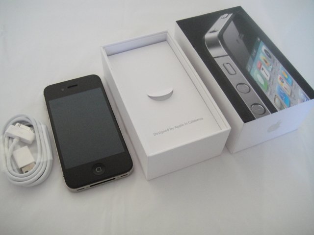 Verizon Iphone 4 16GB Black CDMA Retina Display iOs Wifi GPS S/N C8RFDSNDDDP7