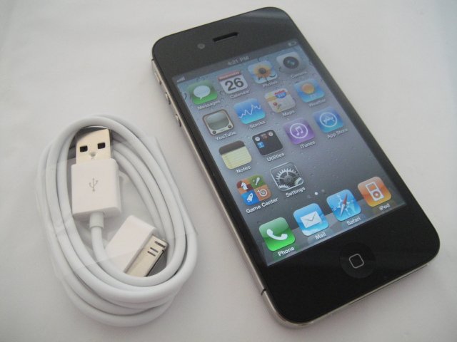 Verizon Iphone 4 16GB Black CDMA Retina Display iOs Wifi GPS S/N C28FX2REDDP7
