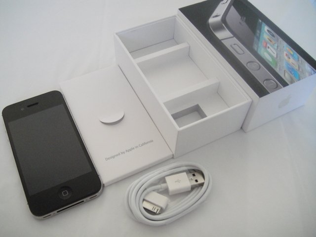 Verizon Iphone 4 16GB Black CDMA Retina Display iOs Wifi GPS S/N C39F4XHSDDP7