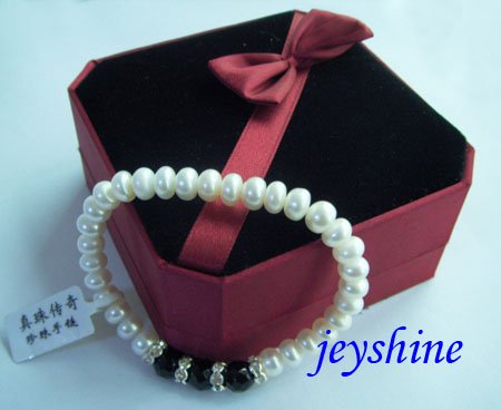 100% Natural pearl Barcelets from china !