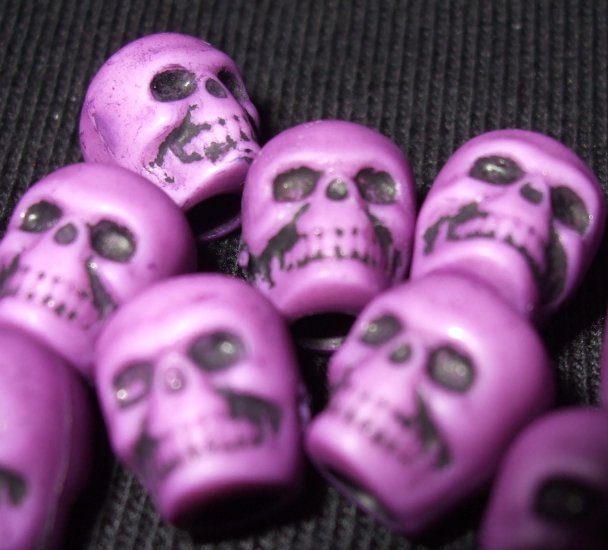 20 DArK puRpLe LOliTa DAy oF thE DeAd sKuLL BeAdS Skulls
