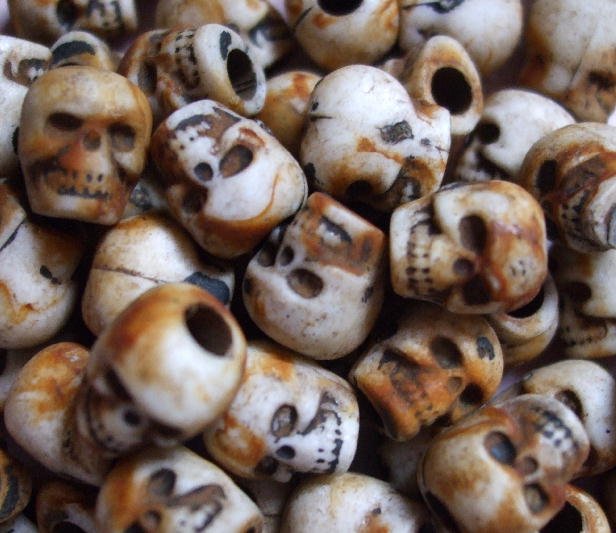 10 ROTTEN RUSTY DAy oF thE DeAd Skull Beads LOLITA