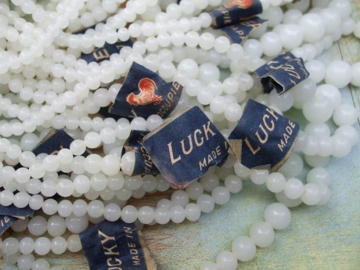 Vintage LUCKY Occupied Japan Alabaster strand