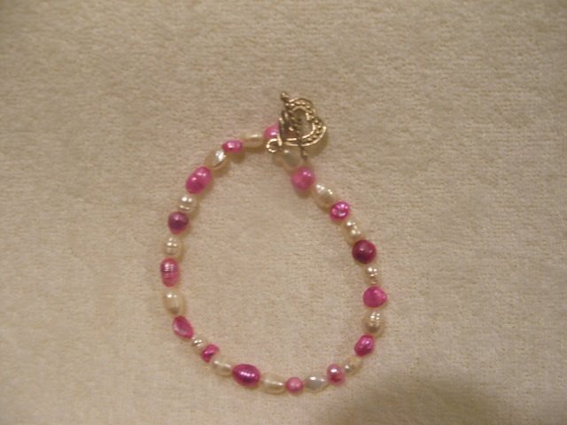 Pink and White freashwater Pearls Bracelet