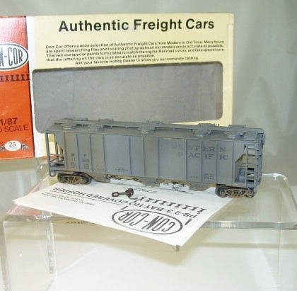 Con-Cor HO Scale Western Pacific 47Ft. PS-2 3-Bay Covered Hopper(Weathered)#11506