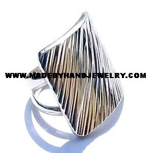 .950 Silver Square Ring with Line Designs