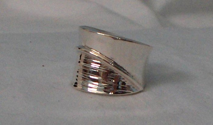 Handcrafted Size 7 Genuine .950 Sterling Silver Ring with No Stone