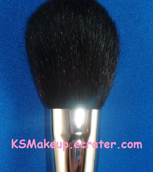 M•A•C - LARGE POWDER BRUSH # 150