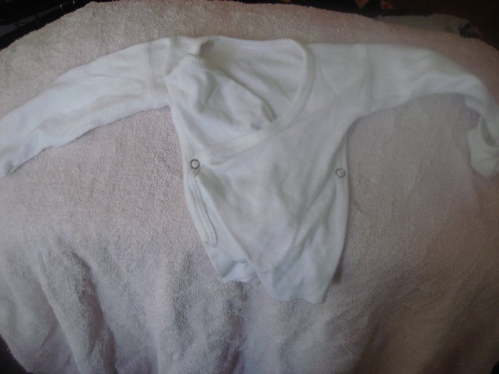 White long sleeve snap across newborn top w/hand covers