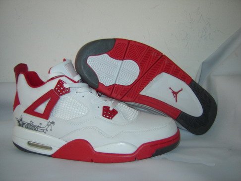 AIR JORDAN 4