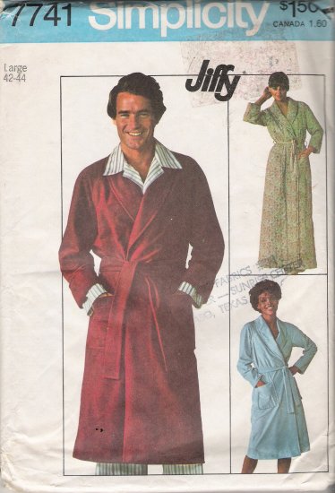 Vintage Sewing Pattern Men's Jiffy Front-Wrap Bathrobe 1976 Size L Simplicity 7741 UNCUT