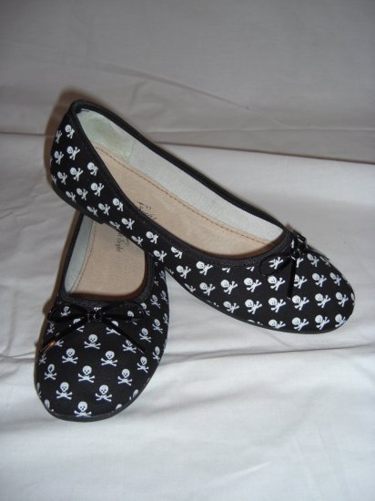 Skull & Crossbone Ballet Flats in Black 6
