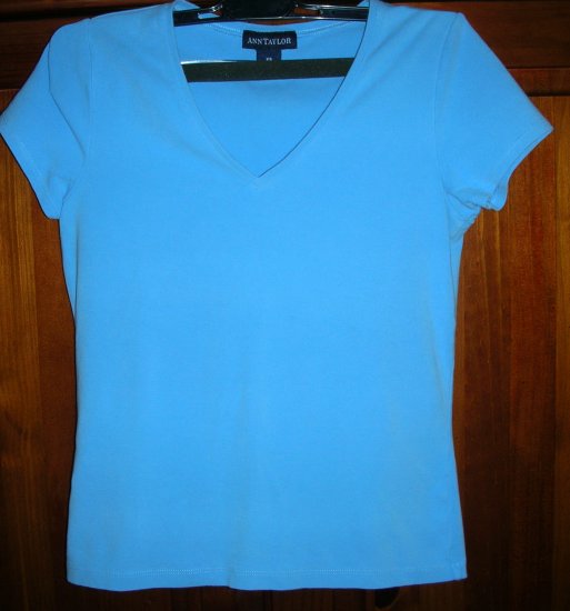 Ann Taylor Tee size small