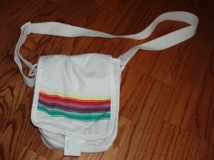 023. nwot gap messenger bag