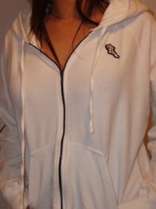 042. nwot american eagle white zip hoodie