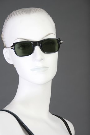 NWOT Prada Sunglasses Model SPR07B Black/Carbone