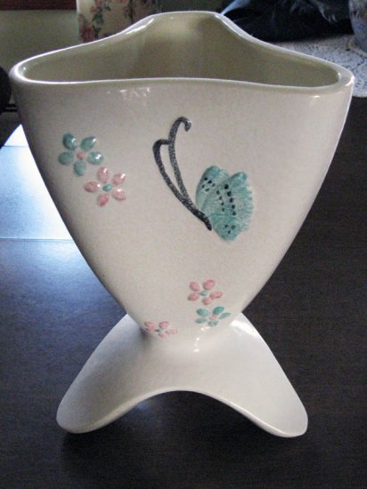 Vintage Hull Pottery Butterfly Vase 1956 B14