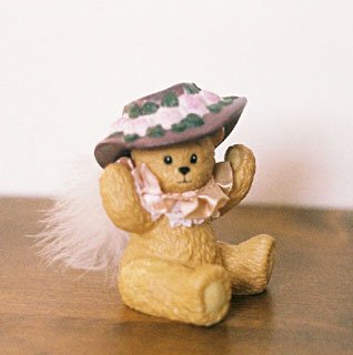 Enesco Lucy and Me CHAPEAU NOELLE AMY Bear 1994