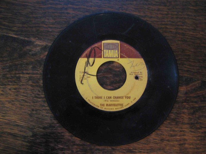 Marvelettes Motown 45rpm: "I Think I Can Change You" b/w "Hunter Gets Captured" (1966)