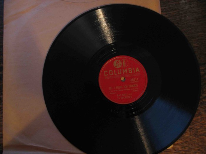 Ray Noble 78 rpm record, "Till I Kissed You Goodbye" b/w "When Irish Eyes Are Smiling"