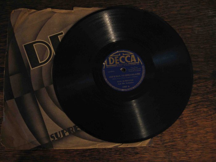 Dick Robertson 78 rpm record, "Let's Sail to Dreamland" b/w "Good Night Angel"