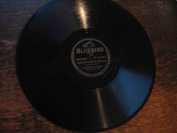 Glenn Miller 78 rpm record, "Under Blue Canadian Skies" b/w "Adios"
