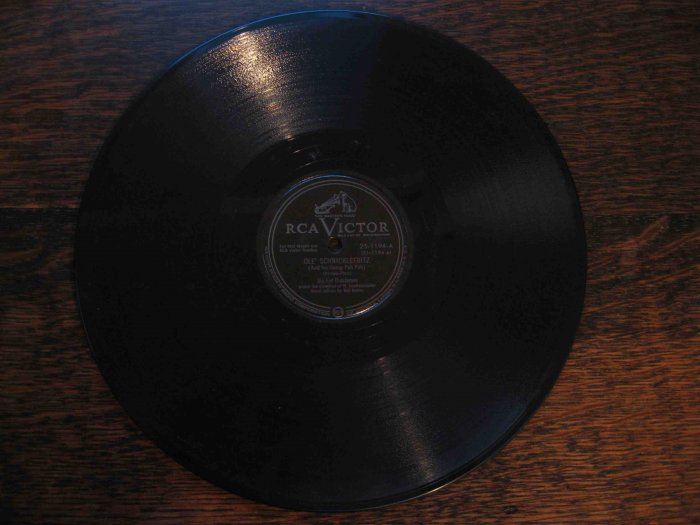 Six Fat Dutchmen 78 rpm single, "Ole' Schnicklefritz" b/w "Coquette (polka)"