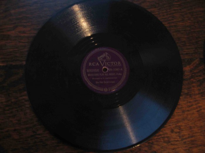 Six Fat Dutchmen 78 rpm single, "Musicians Play All Night" (polka) b/w "Kirmess Waltz"