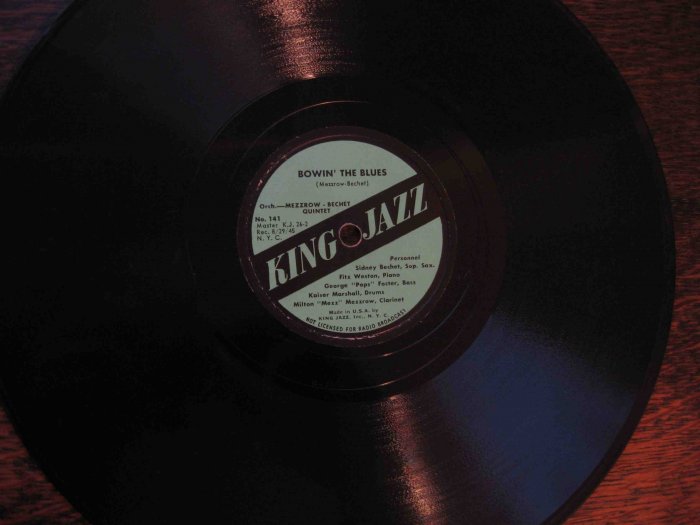 Sidney Bechet–Milton Mezzrow 78 rpm record, "Bowin' the Blues" b/w "Old School" (1945)
