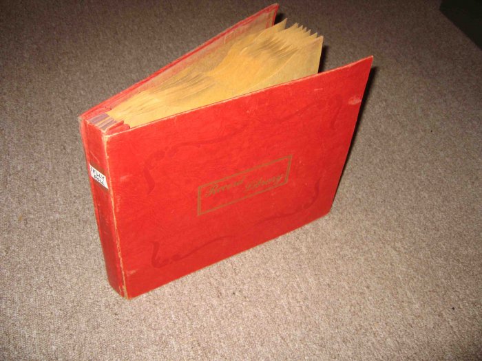 Vintage album for storing 10-inch (78rpm etc.) disks, red