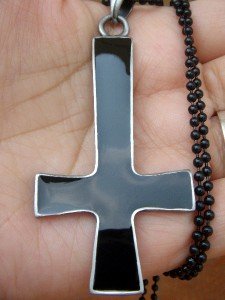 Satanic inverted cross occult demonic witch pewter necklace pendant FREE WORLDWIDE DELIVERY!