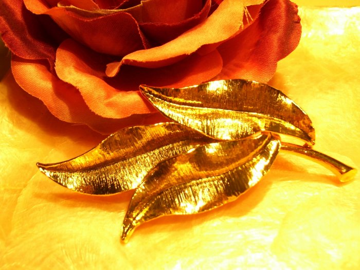 Gold Leaf Pin-25281