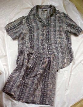 Sophisticates by Johnathan Martin 2PC Silk Blouse and Shorts Set Size: Large