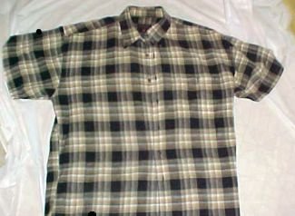 Chaps by Ralph Lauren Mans Plaid Short Sleeve Shirt - Size: Large