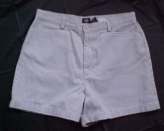 Dockers Top Pockets Petite Khaki Shorts - Size 10Petite