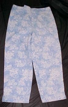 Liz Claiborne Villager Womens Capri Pants - Size 8