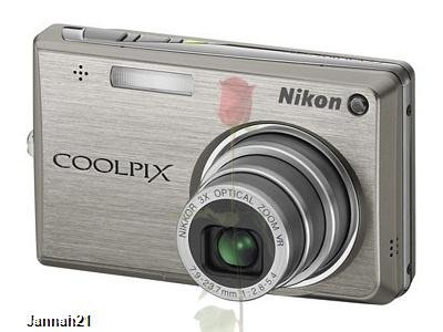 Nikon Coolpix S700 Silver Brand New 12.1 Megapixels