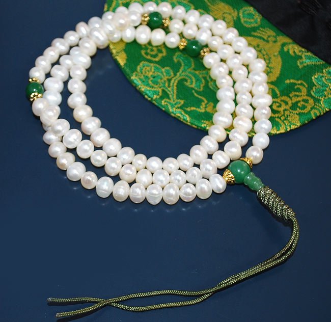Freshwater Pearl and Jade Mala