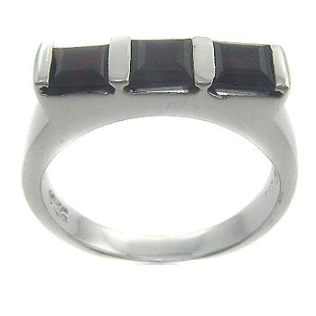 925 Sterling Silver Genuine Garnet Ring size 6
