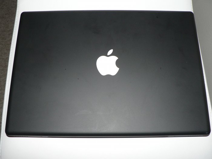 Apple MacBook 2.2 GHz 160 GB HD 2 GB RAM black
