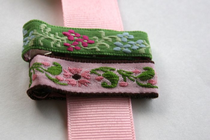 Set of vintage alligator hair clips