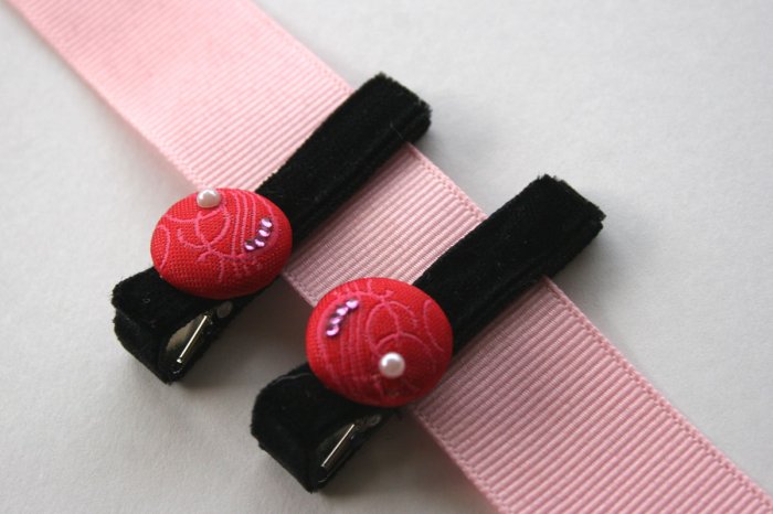 Set of two vintage alligator clips