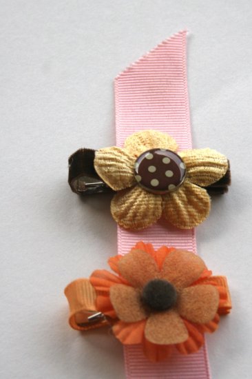 Set of two retro flower alligator clips