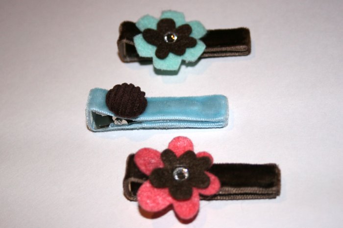 Set of three velvet alligator clips