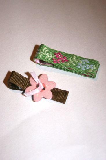 Set of two vintage alligator clips